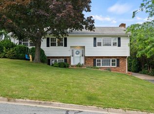 106 Fox Hill Dr, Staunton, VA 24401
