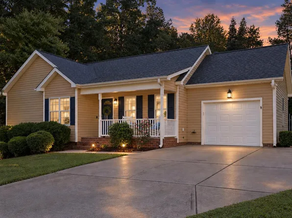 170 Broken Lance Dr, Youngsville, NC 27596
