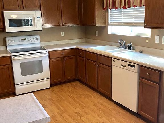 3rd image of 3915 Privet Pl
