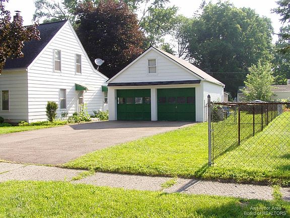 3rd image of 229 Oaklawn Ave