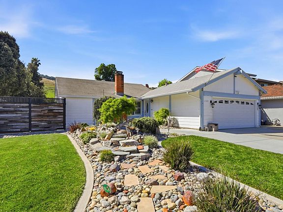 3rd image of 6349 Sponson Ln