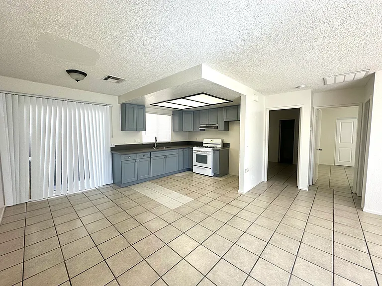 15392 Bear Valley Rd #4 — Photo 4