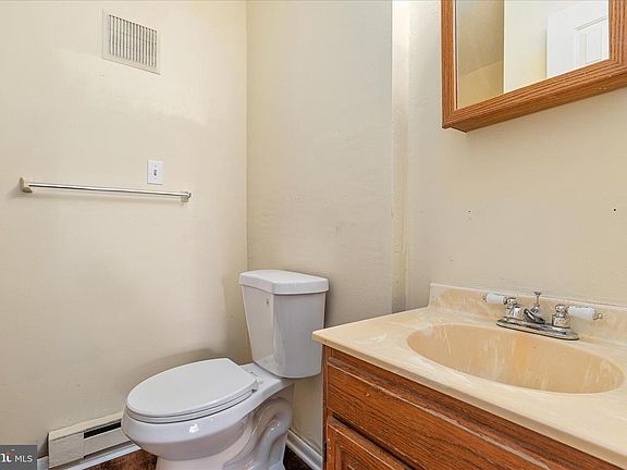 5th image of 82 Pond Rd