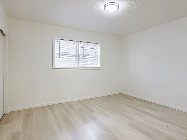 1056 S 29th St #2 — Photo 8