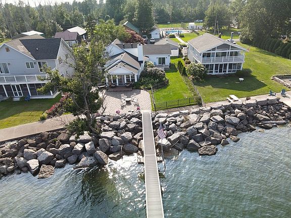 2nd image of 39 Lakeside Blvd