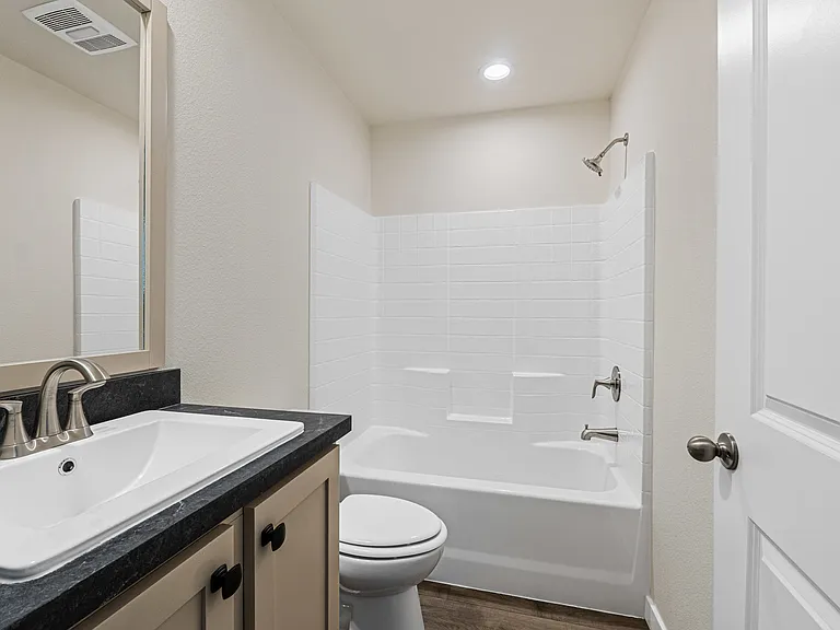 653 W 9th Ave — Photo 11