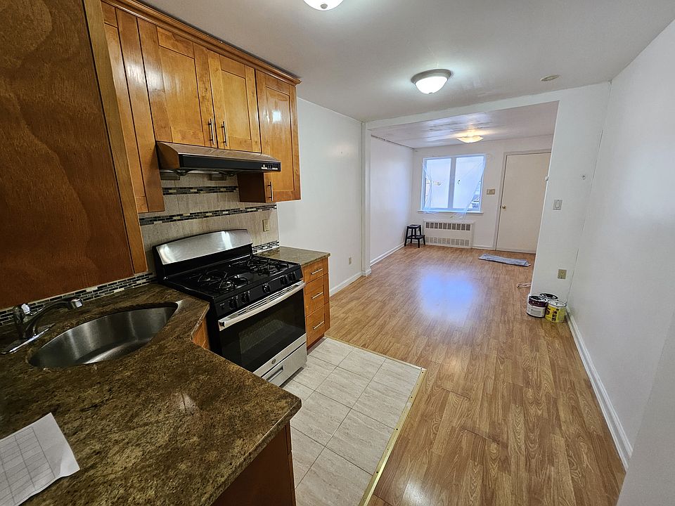 1st image of 135 Bay 11 St #1