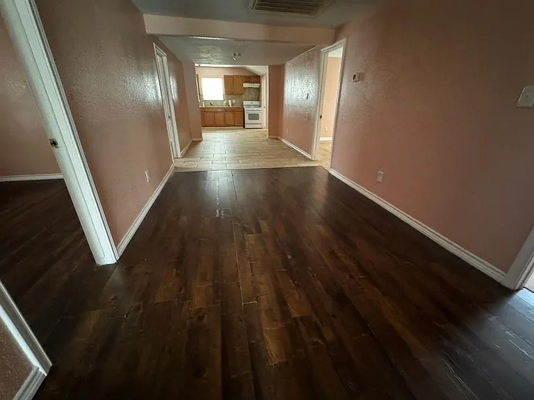 709 Matthews St — Photo 3