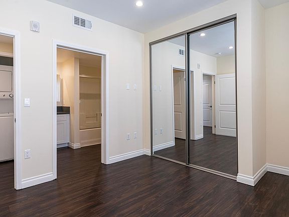 5th image of 12160 Hart St #407