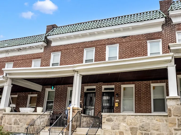 2332 N Monroe St — Photo 1