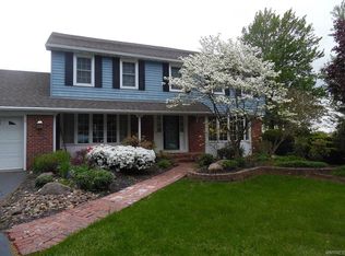 31 Hunter Ct, Elma, NY 14059