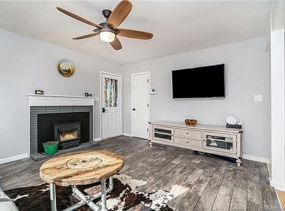 2nd image of 6261 Deliah Ln
