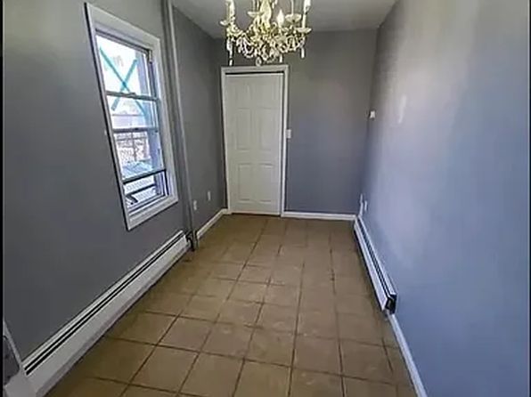 118 Summer Ave Floor 1