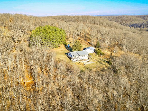 3rd image of 795 Anthony Rd