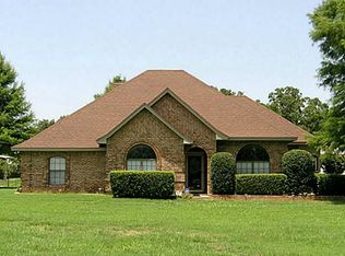 221 Bent Tree Trl, Burleson, TX 76028