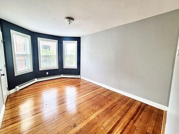4th image of 518 Charles St Unit 1
