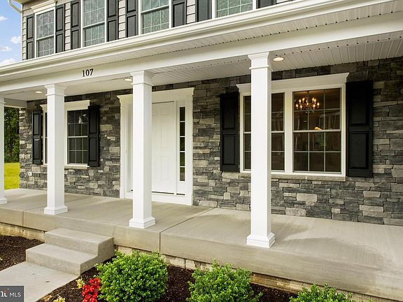 3rd image of 109 Barbaro Ct