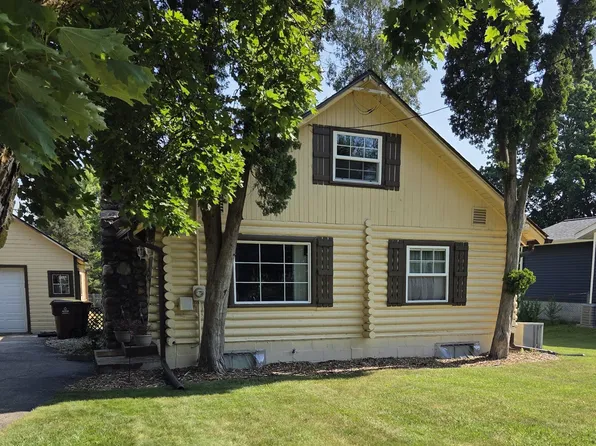 803 Roosevelt St, Mason, MI 48854