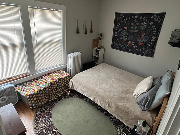 3rd image of 816 W Lake St APT 204