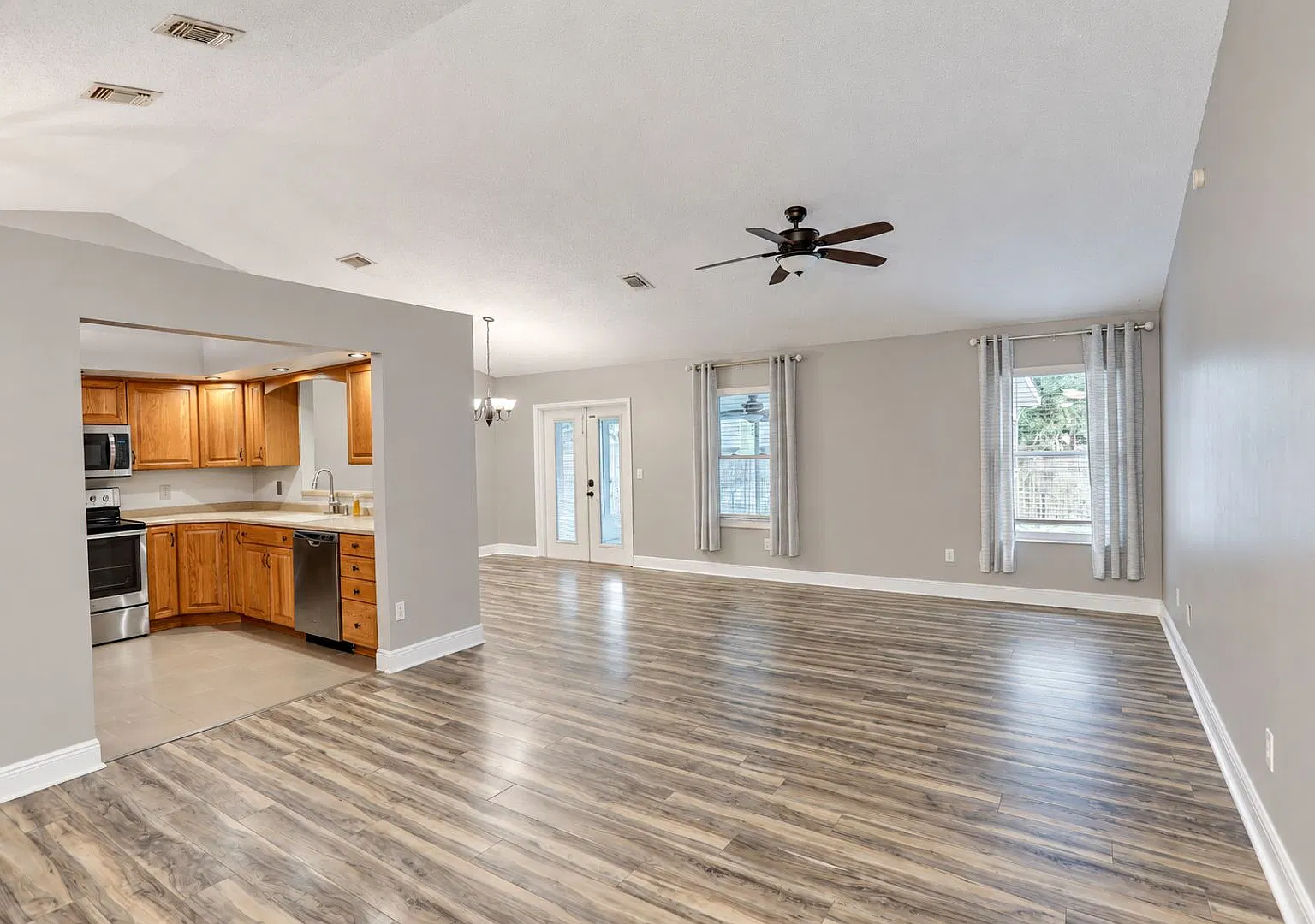 1022 Ward Cir — Photo 4