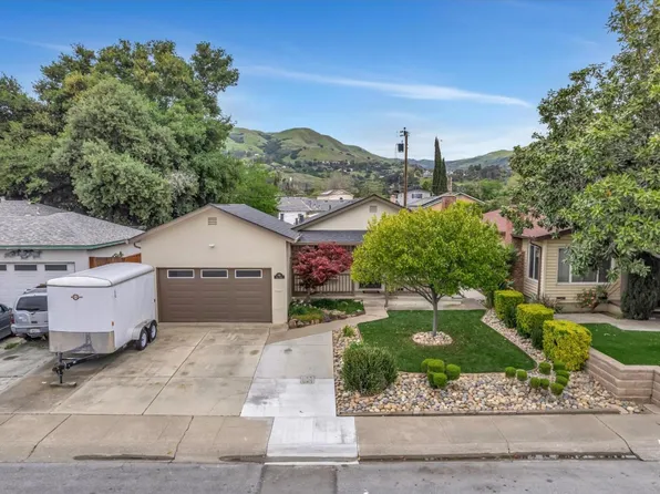 946 Bard St, San Jose, CA 95127
