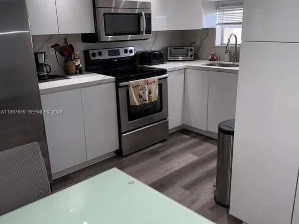 691 S Hollybrook Dr APT 202, Hollywood, FL 33025