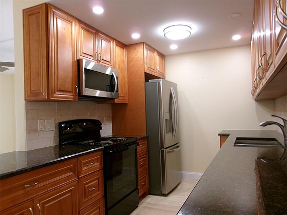 2nd image of 2401 Antigua Circle #J1