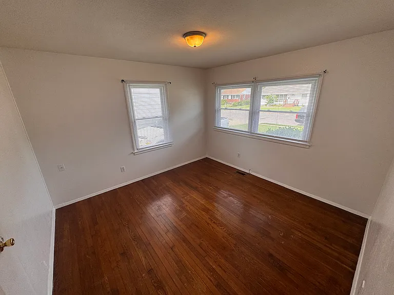 107 Lynnhaven Dr — Photo 12