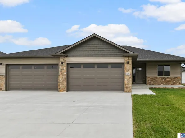 2830 S Creek Rd, Lincoln, NE 68516
