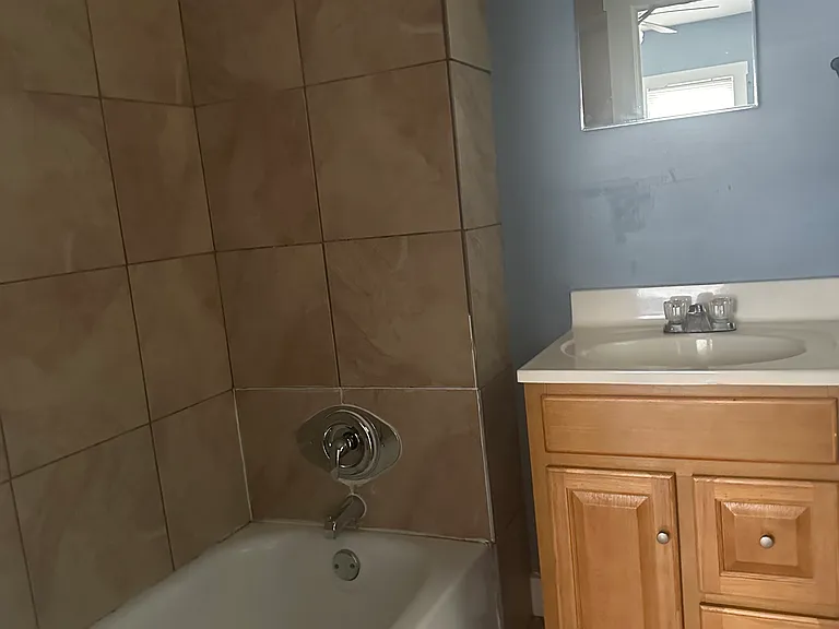 310 Adele St #310 — Photo 5