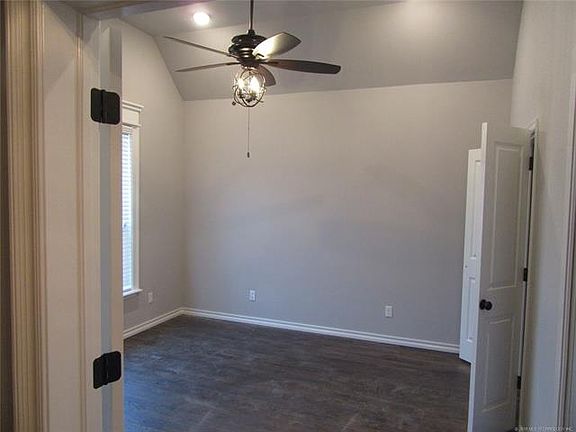 3rd image of 3121 W Tucson Ct