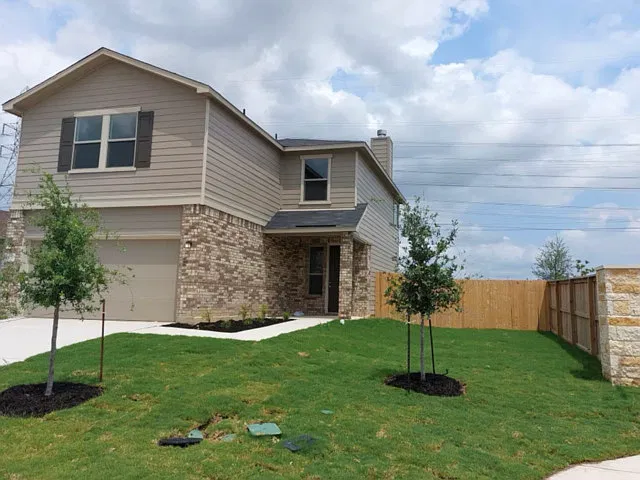 3 bed, 2.5 bath, 1774 sqft, $2,050 — Photo 1