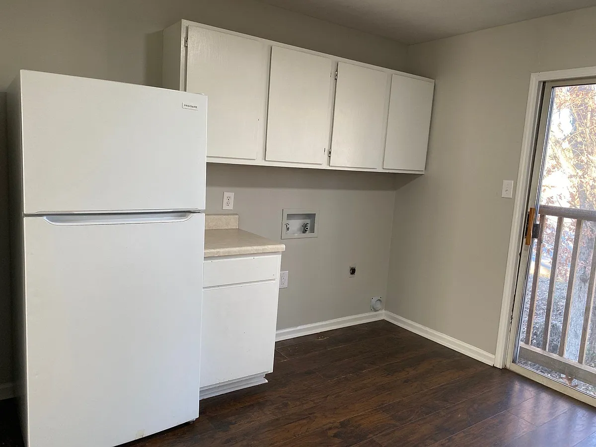 Building Photo - 251 Tinker Hill Cv #C