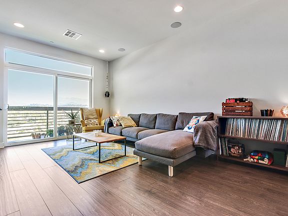 5th image of 2753 Waverly Dr APT 402