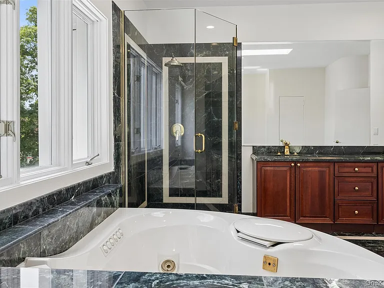 67 Parkway Dr — Photo 29