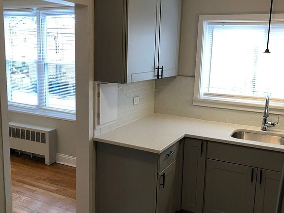 3rd image of 6029 N Damen Ave APT 106
