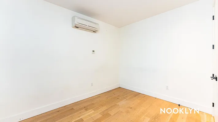 Rented by Nooklyn NYC LLC | media 17