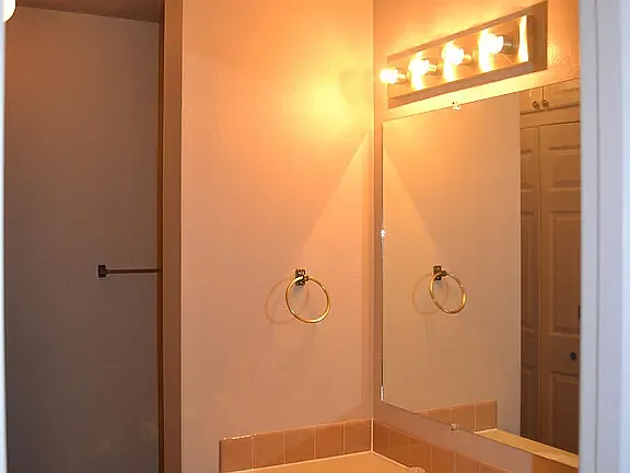 3 bed, 1025 sqft, $1,795 — Photo 3