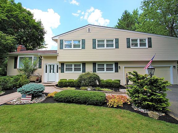 2nd image of 36 Inwood Dr