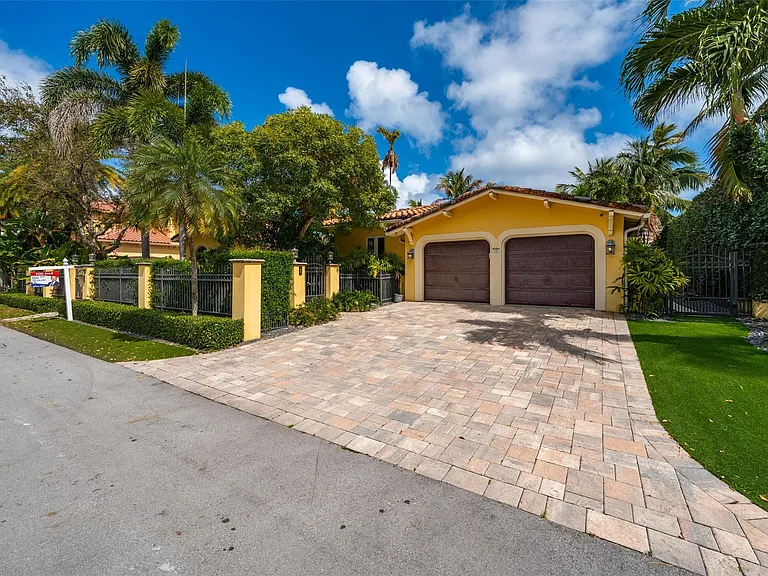 330 Royal Plaza Dr — Photo 40