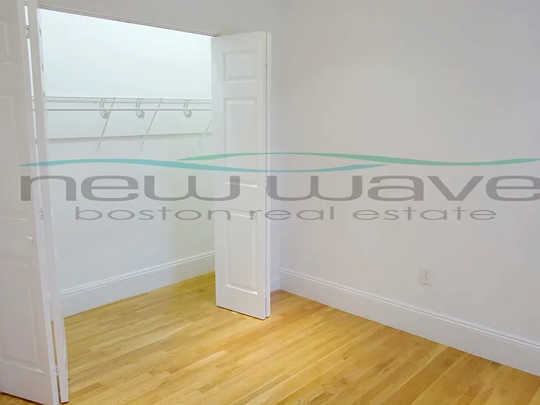 51 Queensberry St #21 — Photo 4