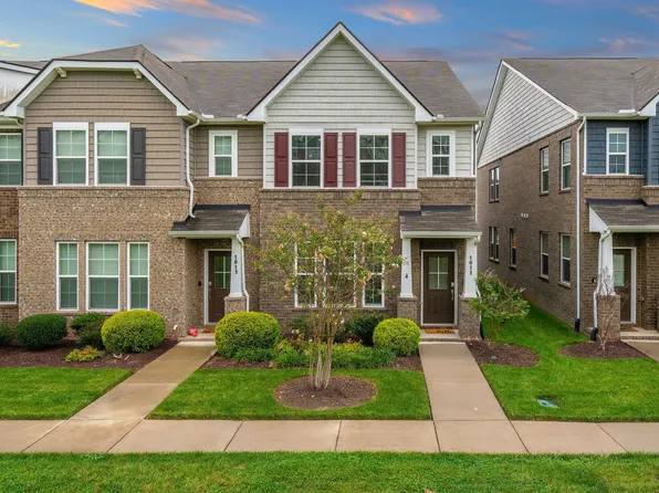 1011 Henley Ln, Gallatin, TN 37066