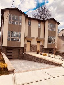 240A Hagan Pl, Secaucus, NJ, 07094