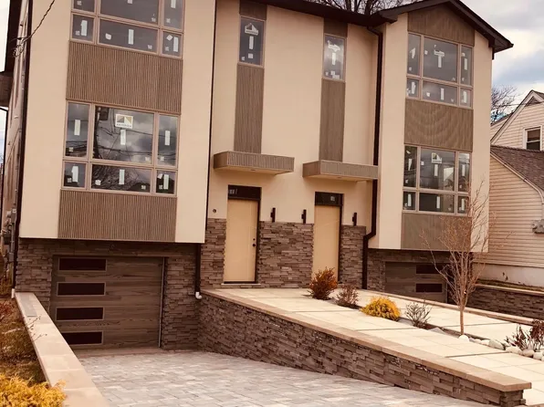 240A Hagan Pl, Secaucus, NJ 07094