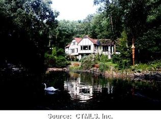 2 Deer Run Rd, Farmington, CT 06032