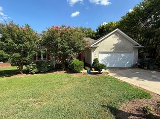 2104 Howlong Ave, Greenville, SC 29609