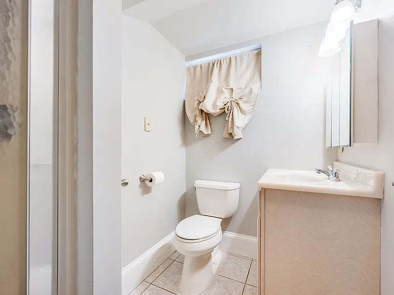 1520 Columbia Rd #2 — Photo 5