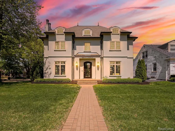 1684 W Lincoln Ave, Birmingham, MI 48009