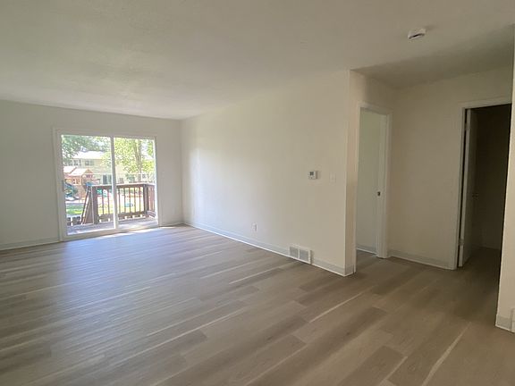 3rd image of 632 Meadow Pl #1