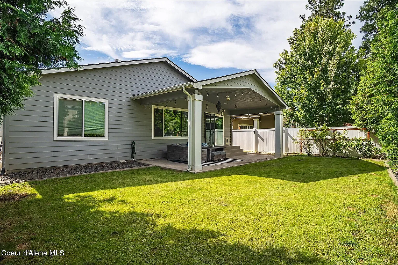 5 bed, 3696 sqft, $4,800 — Photo 4